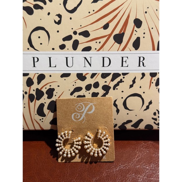 Plunder Jewelry - Plunder Design Gold Tone Faux Pearl Sunburst Floral Post Back Earrings New